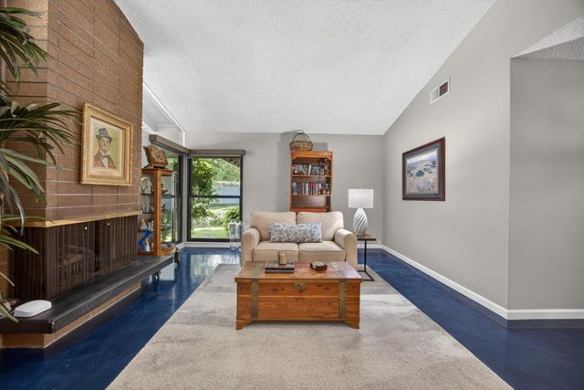 8756 Contemporary Ct, Elk Grove, CA 95624