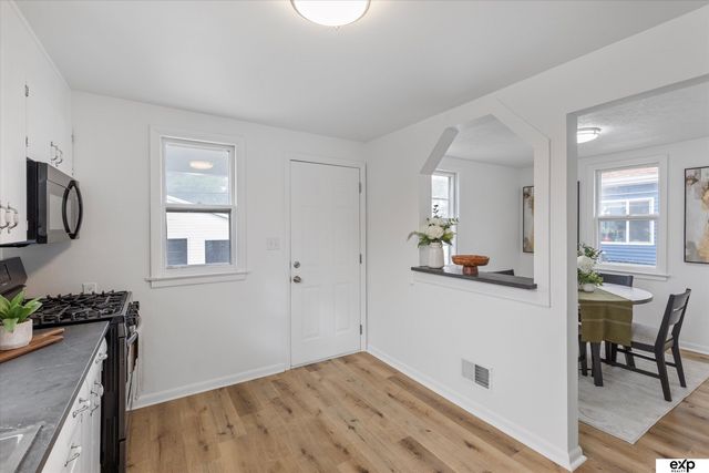 3560 S 40th Street, Omaha, NE 68105