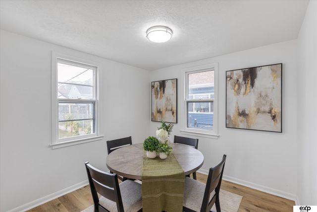 3560 S 40th Street, Omaha, NE 68105