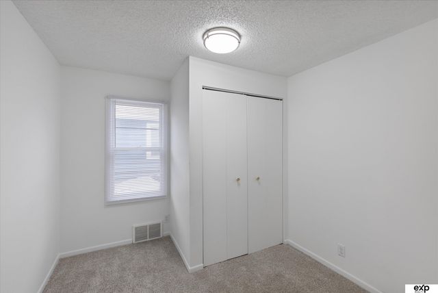 3560 S 40th Street, Omaha, NE 68105