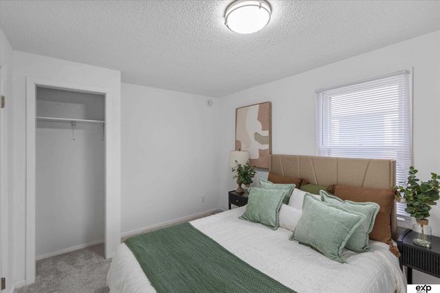 3560 S 40th Street, Omaha, NE 68105