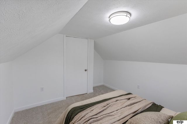 3560 S 40th Street, Omaha, NE 68105