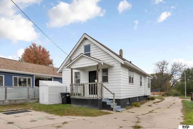 3560 S 40th Street, Omaha, NE 68105