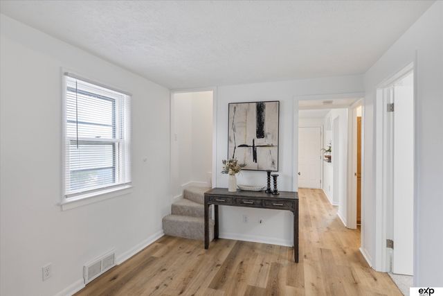 3560 S 40th Street, Omaha, NE 68105