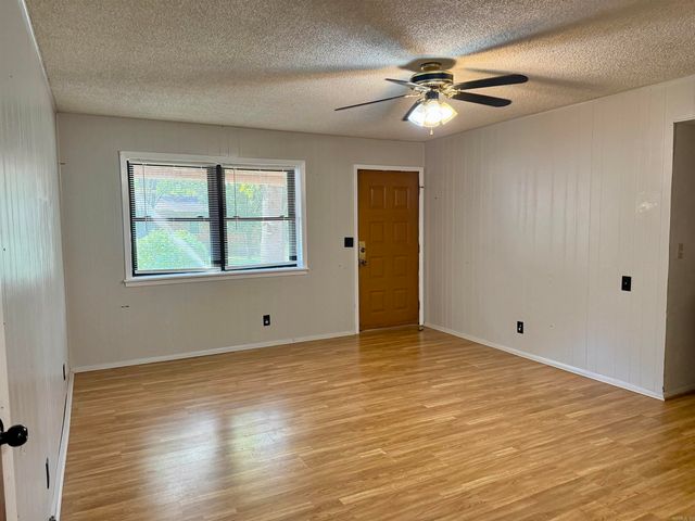 1325 Meadowbrook, Heber Springs, AR 72543