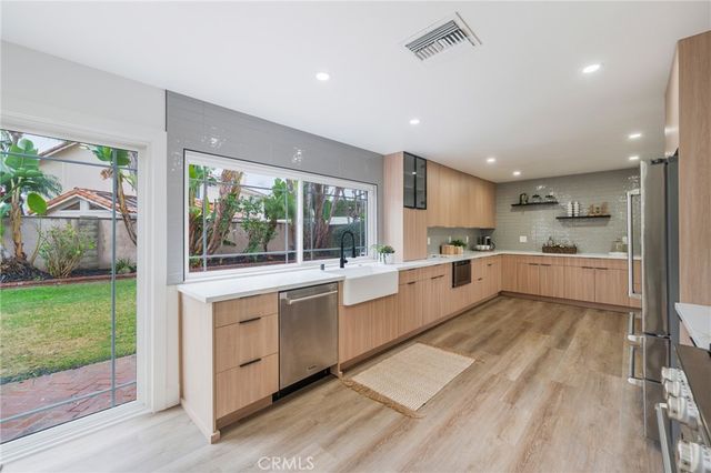 9562 Rockpoint, Huntington Beach, CA 92646