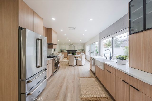 9562 Rockpoint, Huntington Beach, CA 92646