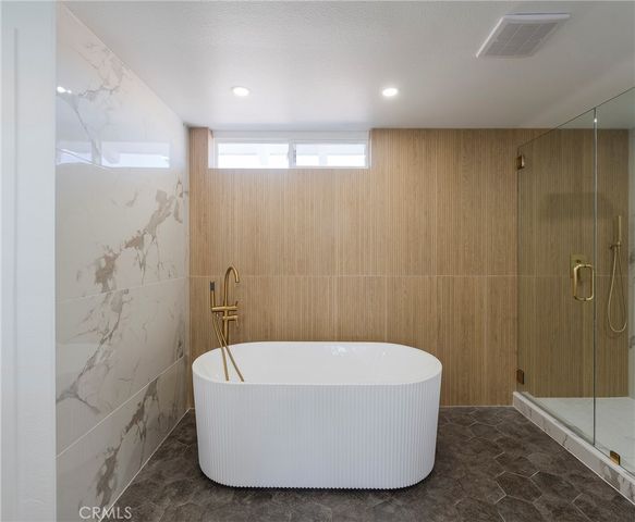 9562 Rockpoint, Huntington Beach, CA 92646