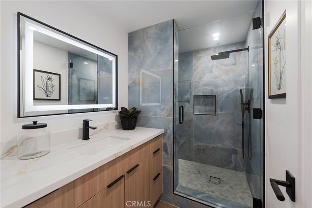 9562 Rockpoint, Huntington Beach, CA 92646