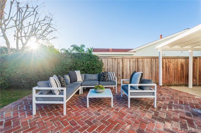 9562 Rockpoint, Huntington Beach, CA 92646