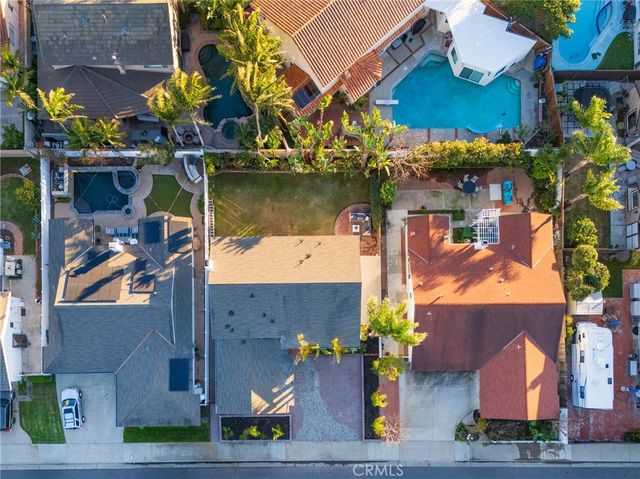 9562 Rockpoint, Huntington Beach, CA 92646