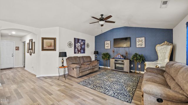 132 Steamboat Lane, Burlington, NC 27217