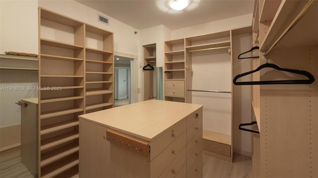 2000 Island Blvd 3004, Aventura, FL 33160