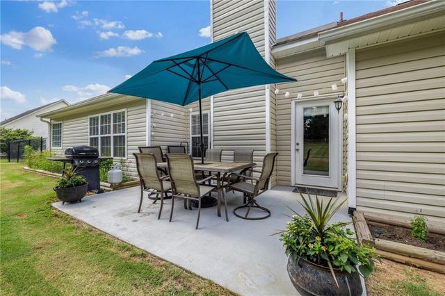 378 Kiley Drive, Hoschton, GA 30548
