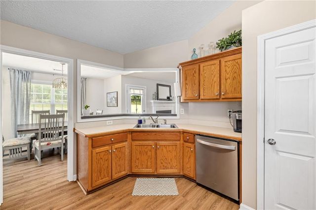 378 Kiley Drive, Hoschton, GA 30548