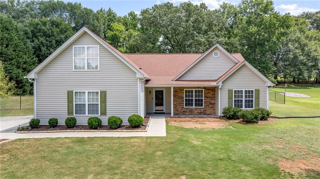 378 Kiley Drive, Hoschton, GA 30548