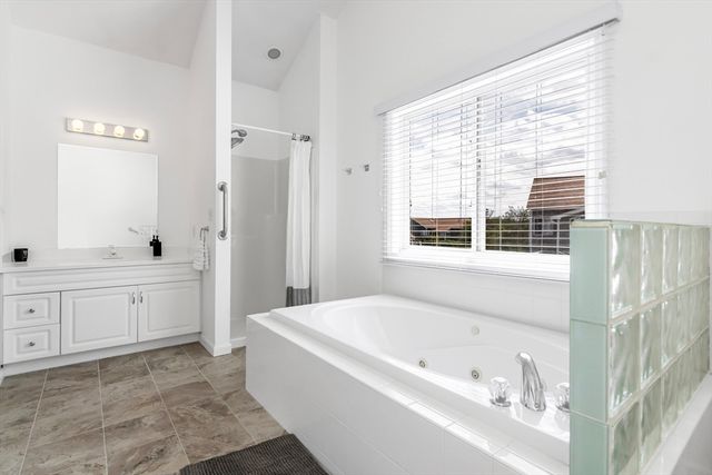 30 Cavendish Cir 30, Salem, MA 01970