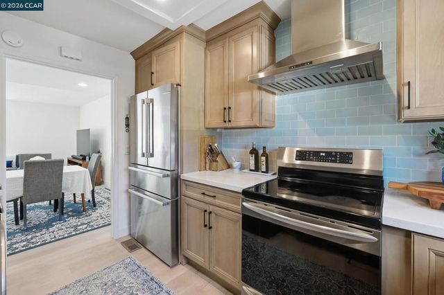 83 Miramonte Dr, Moraga, CA 94556