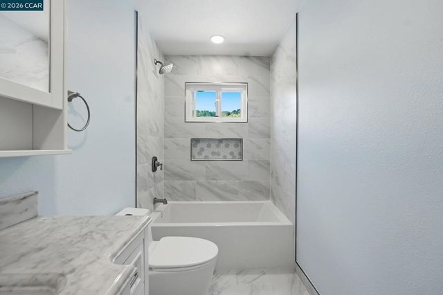83 Miramonte Dr, Moraga, CA 94556