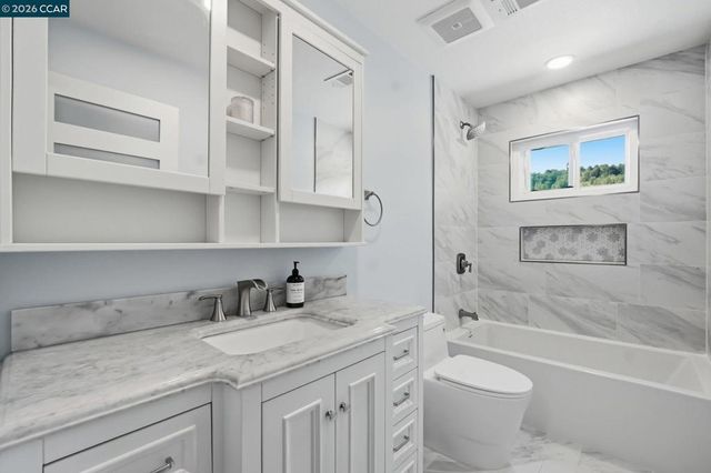 83 Miramonte Dr, Moraga, CA 94556