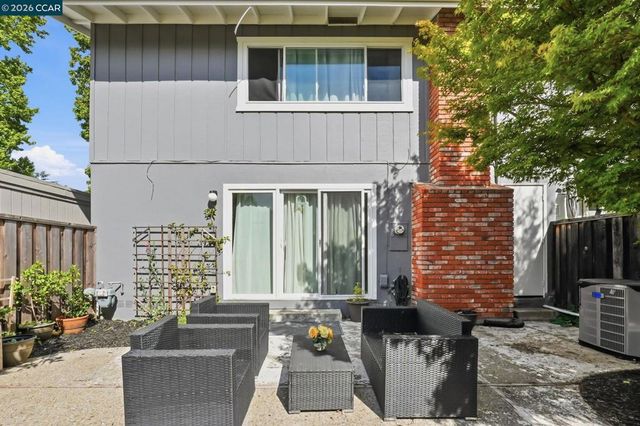 83 Miramonte Dr, Moraga, CA 94556
