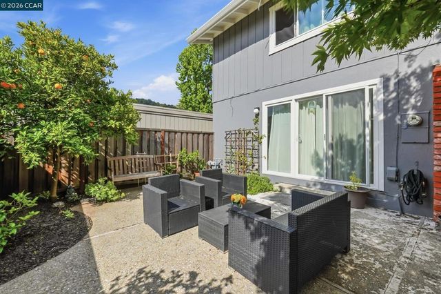 83 Miramonte Dr, Moraga, CA 94556