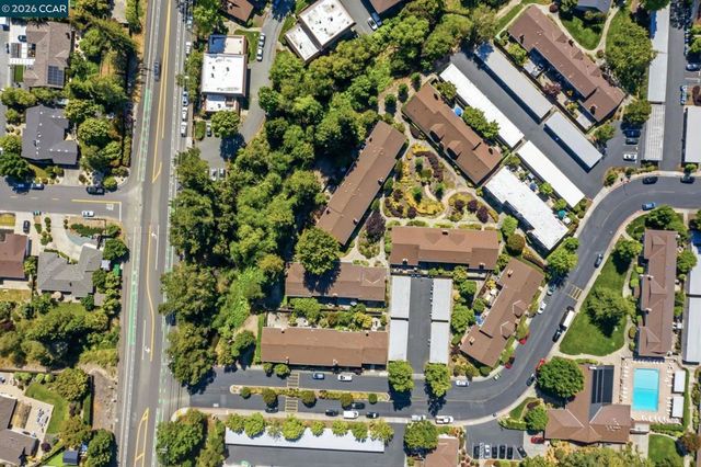 83 Miramonte Dr, Moraga, CA 94556