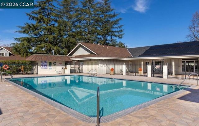 83 Miramonte Dr, Moraga, CA 94556