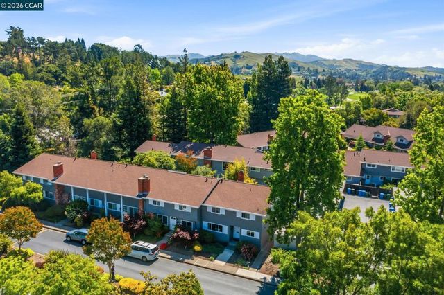 83 Miramonte Dr, Moraga, CA 94556