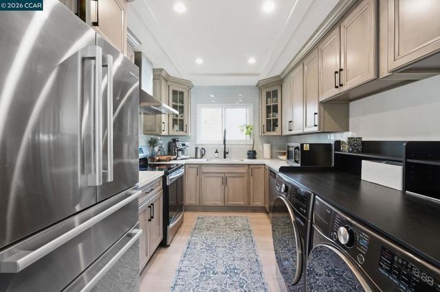 83 Miramonte Dr, Moraga, CA 94556