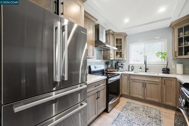 83 Miramonte Dr, Moraga, CA 94556