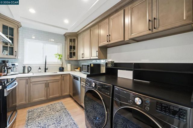 83 Miramonte Dr, Moraga, CA 94556