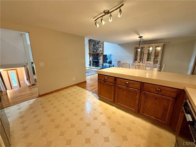 103 Viceroy Drive, Camillus, NY 13031