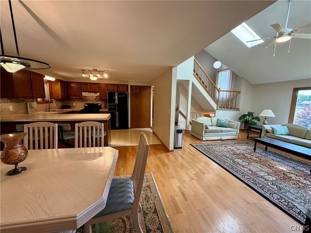 103 Viceroy Drive, Camillus, NY 13031