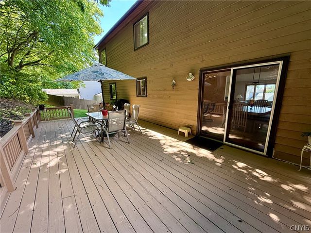 103 Viceroy Drive, Camillus, NY 13031