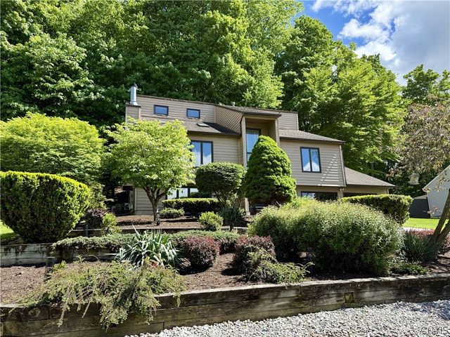 103 Viceroy Drive, Camillus, NY 13031