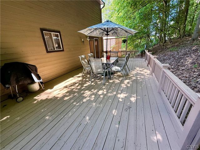 103 Viceroy Drive, Camillus, NY 13031