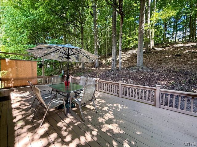 103 Viceroy Drive, Camillus, NY 13031