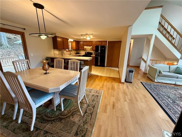 103 Viceroy Drive, Camillus, NY 13031