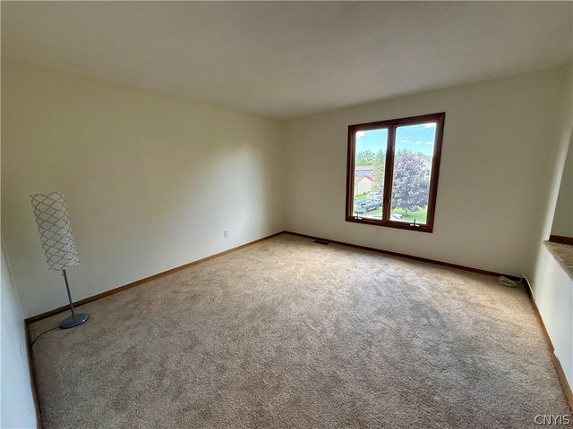 103 Viceroy Drive, Camillus, NY 13031