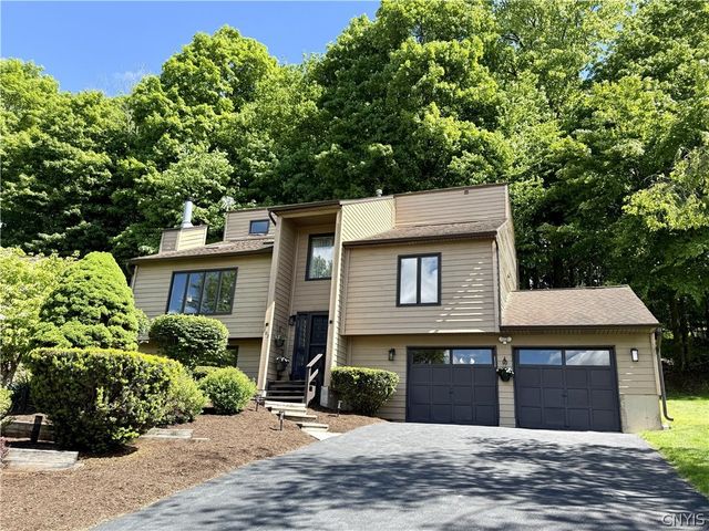 103 Viceroy Drive, Camillus, NY 13031