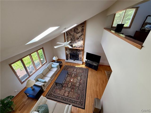 103 Viceroy Drive, Camillus, NY 13031