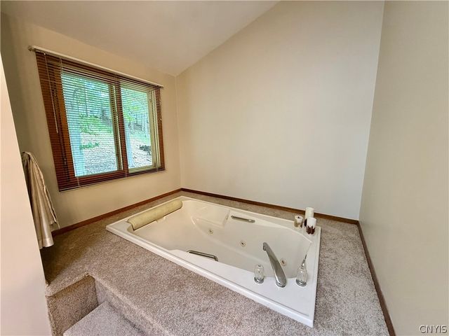 103 Viceroy Drive, Camillus, NY 13031