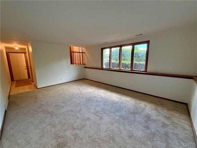 103 Viceroy Drive, Camillus, NY 13031
