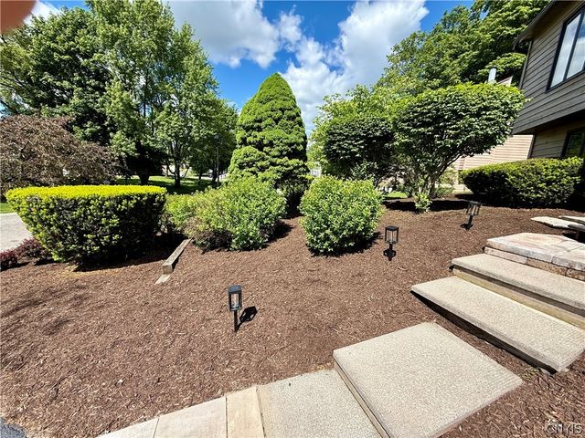 103 Viceroy Drive, Camillus, NY 13031