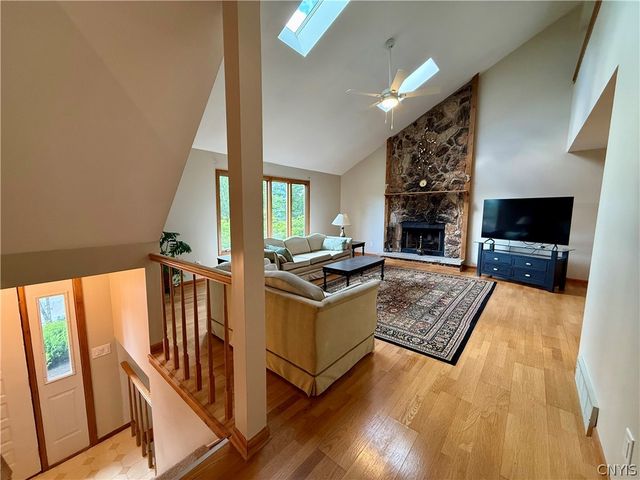103 Viceroy Drive, Camillus, NY 13031
