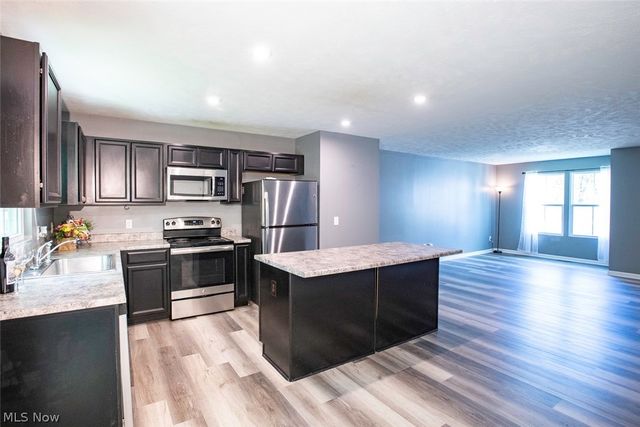 291 Karson Drive, Akron, OH 44312