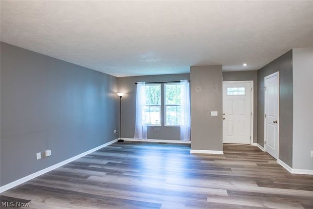 291 Karson Drive, Akron, OH 44312