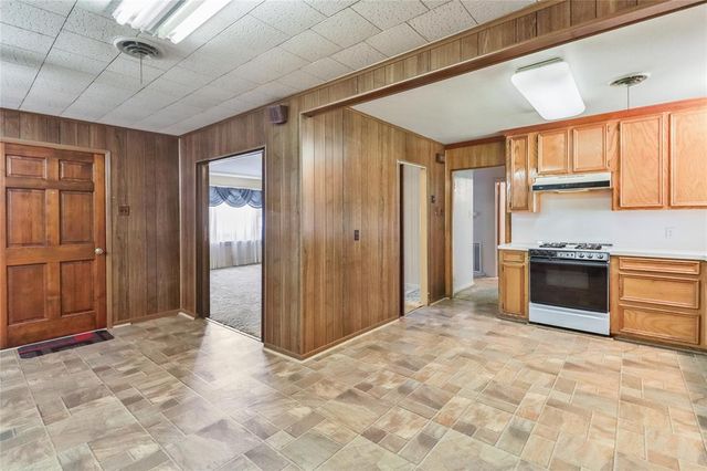 1220 San Felipe Street, Angleton, TX 77515
