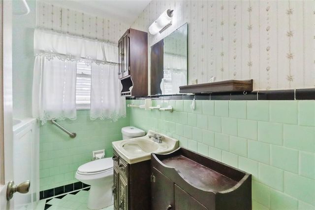1220 San Felipe Street, Angleton, TX 77515